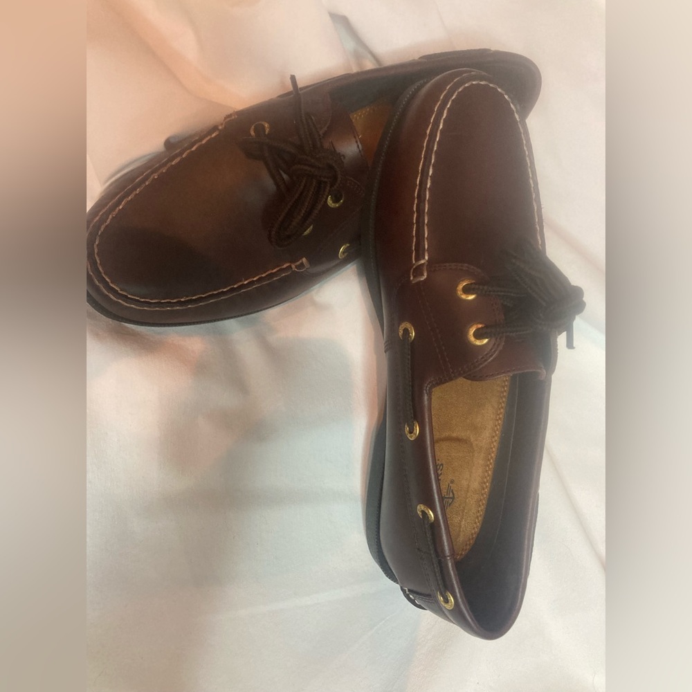 Dockers Vargas Men’s Brown Leather Boat Shoes Loafers. NEW New NO tag